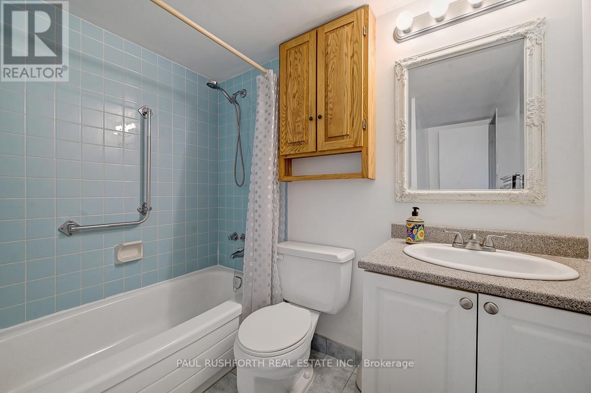 707 - 555 Brittany Drive, Ottawa, Ontario  K1K 4C5 - Photo 13 - X12467596