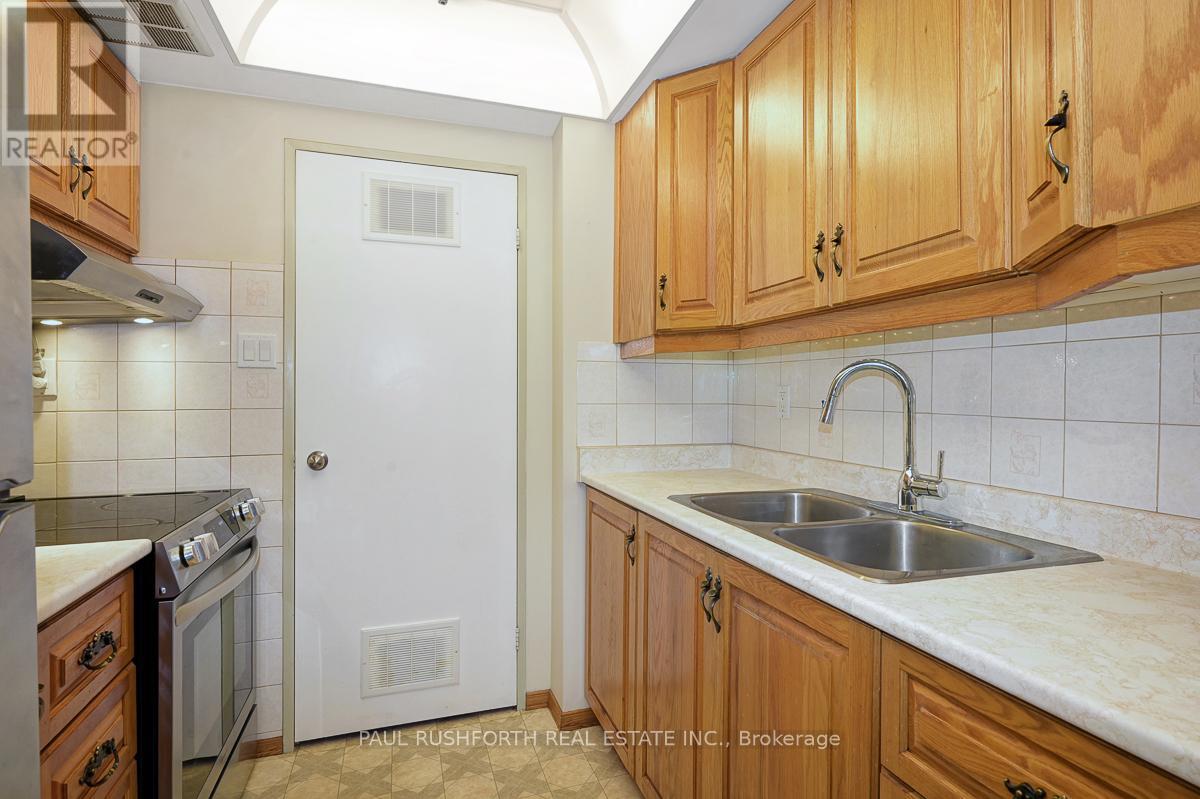 707 - 555 Brittany Drive, Ottawa, Ontario  K1K 4C5 - Photo 8 - X12467596