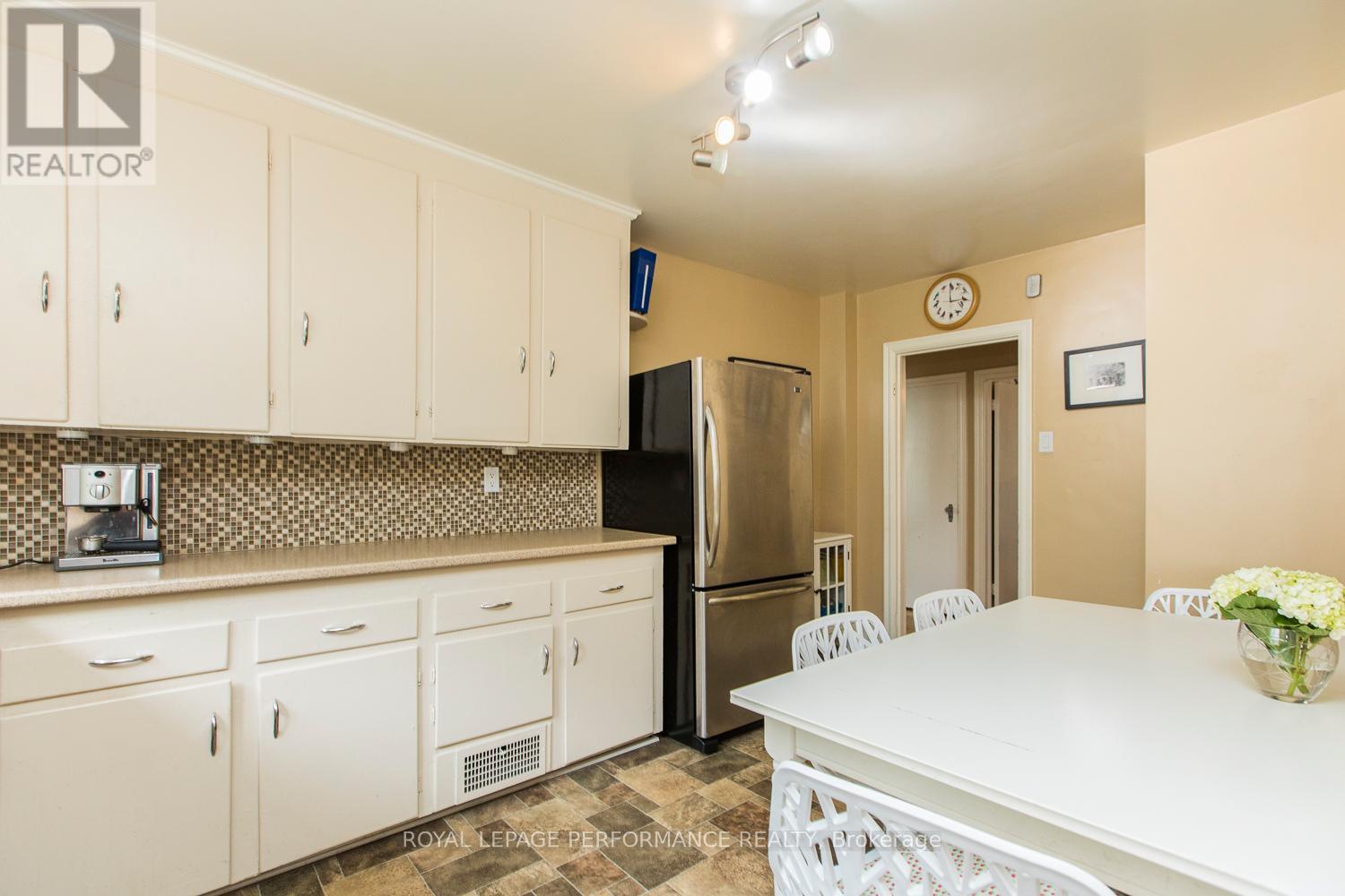 119 Glynn Avenue, Ottawa, Ontario  K1K 1S7 - Photo 10 - X12467598