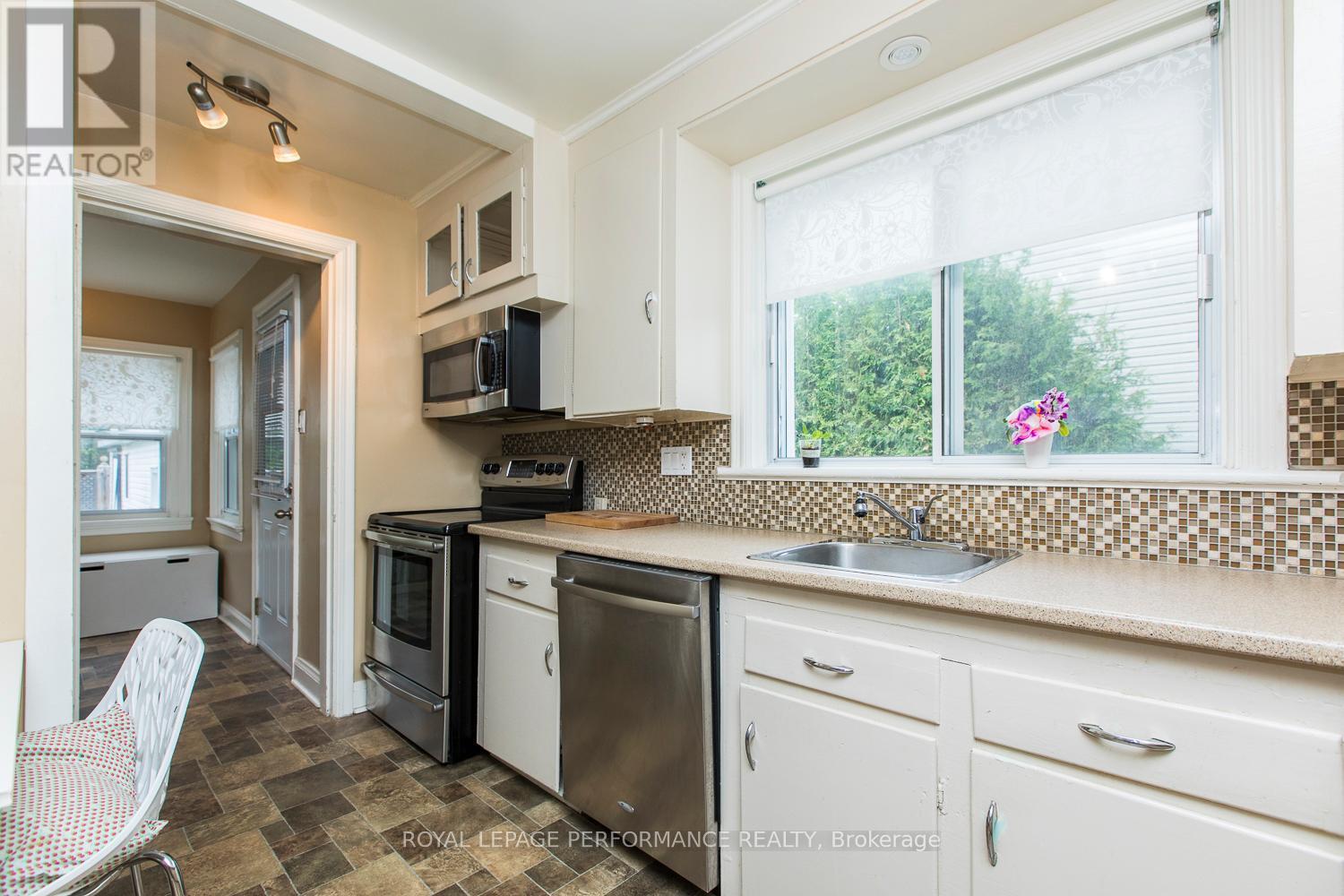 119 Glynn Avenue, Ottawa, Ontario  K1K 1S7 - Photo 12 - X12467598