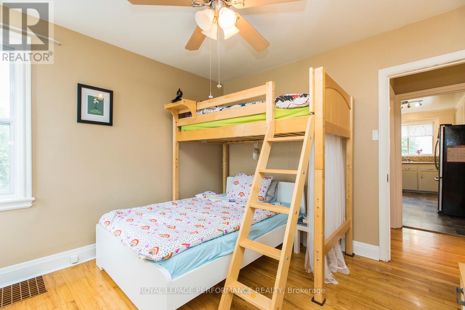 119 Glynn Avenue, Ottawa, Ontario  K1K 1S7 - Photo 8 - X12467598