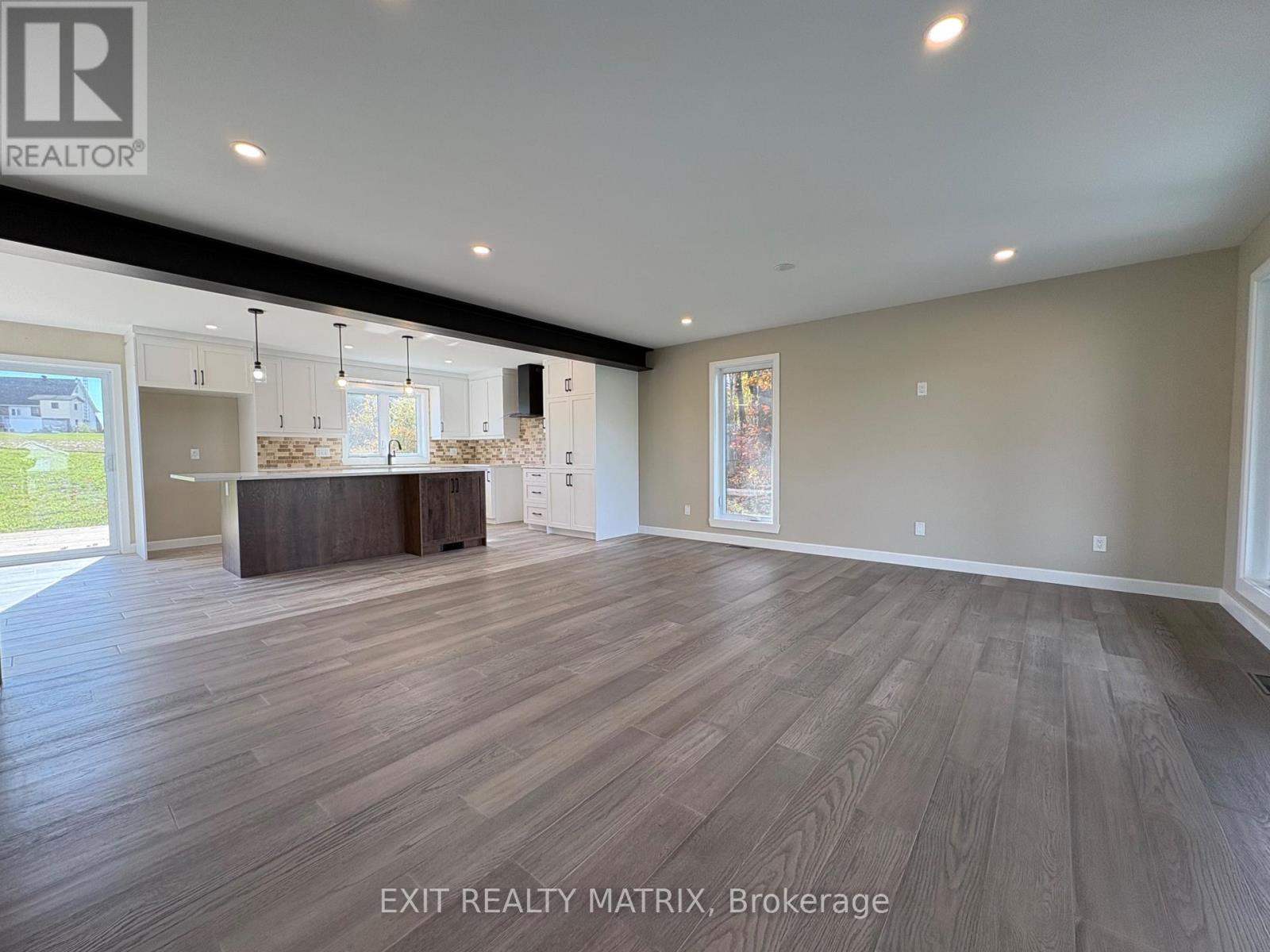 170 Gascon Street E, Alfred And Plantagenet, Ontario  K0B 1J0 - Photo 3 - X12467617
