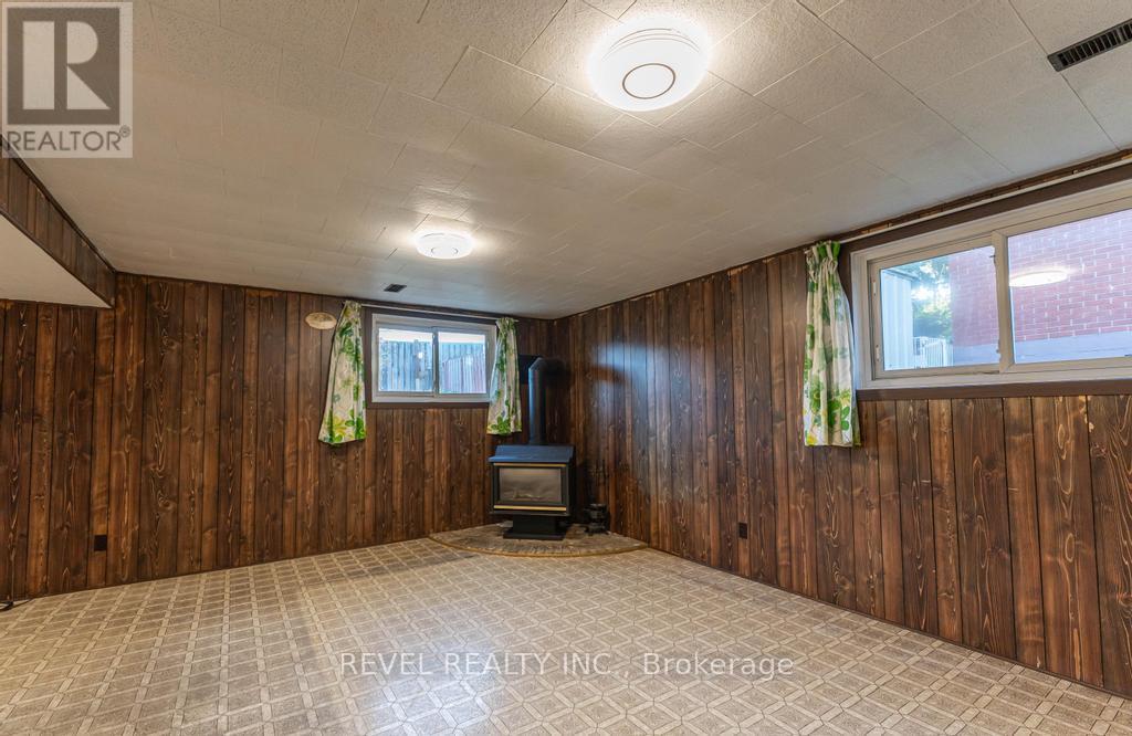69 Buckingham Drive, Hamilton, Ontario  L9C 2G6 - Photo 10 - X12467565