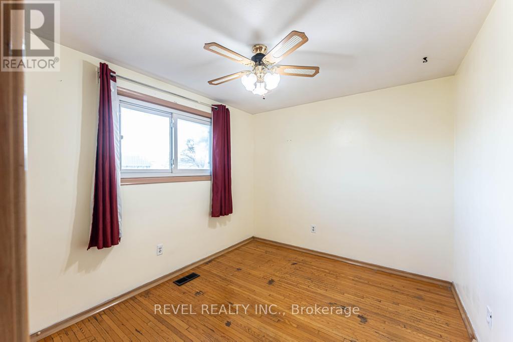 69 Buckingham Drive, Hamilton, Ontario  L9C 2G6 - Photo 8 - X12467565