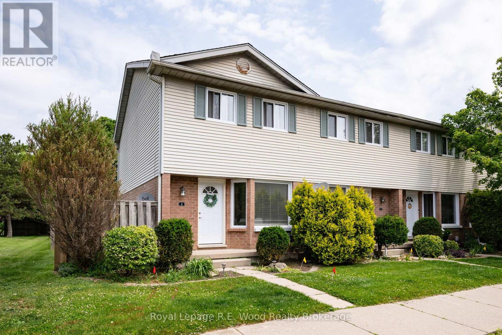 4 - 10 DUFFERIN STREET, Norwich, Ontario