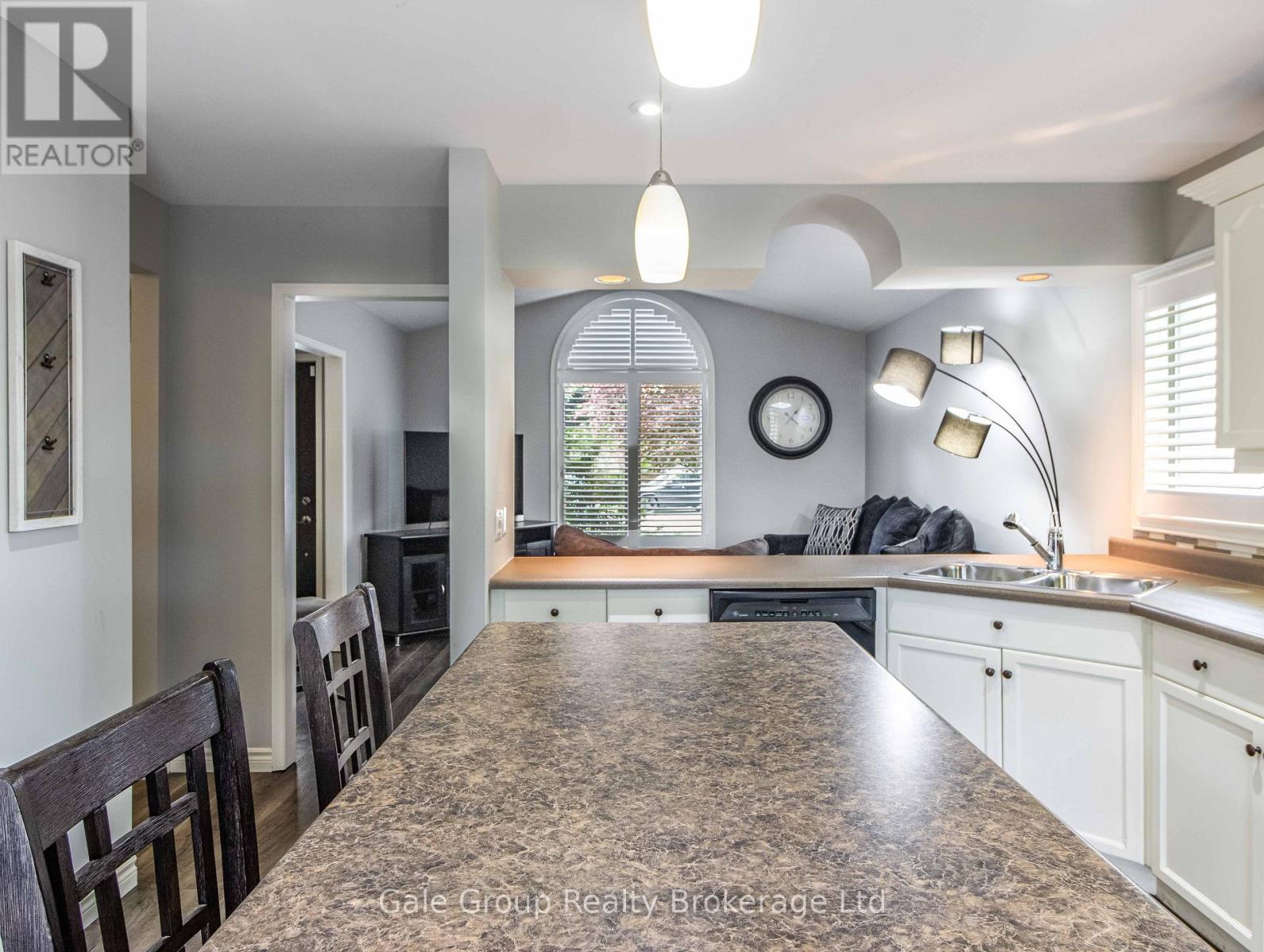 55 Sioux Crescent, Woodstock, Ontario  N4T 1G3 - Photo 12 - X12467624