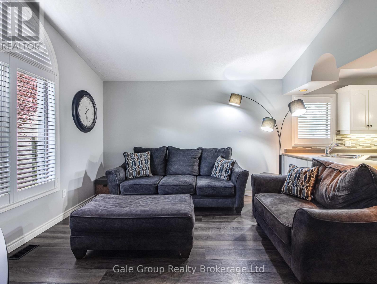 55 Sioux Crescent, Woodstock, Ontario  N4T 1G3 - Photo 4 - X12467624