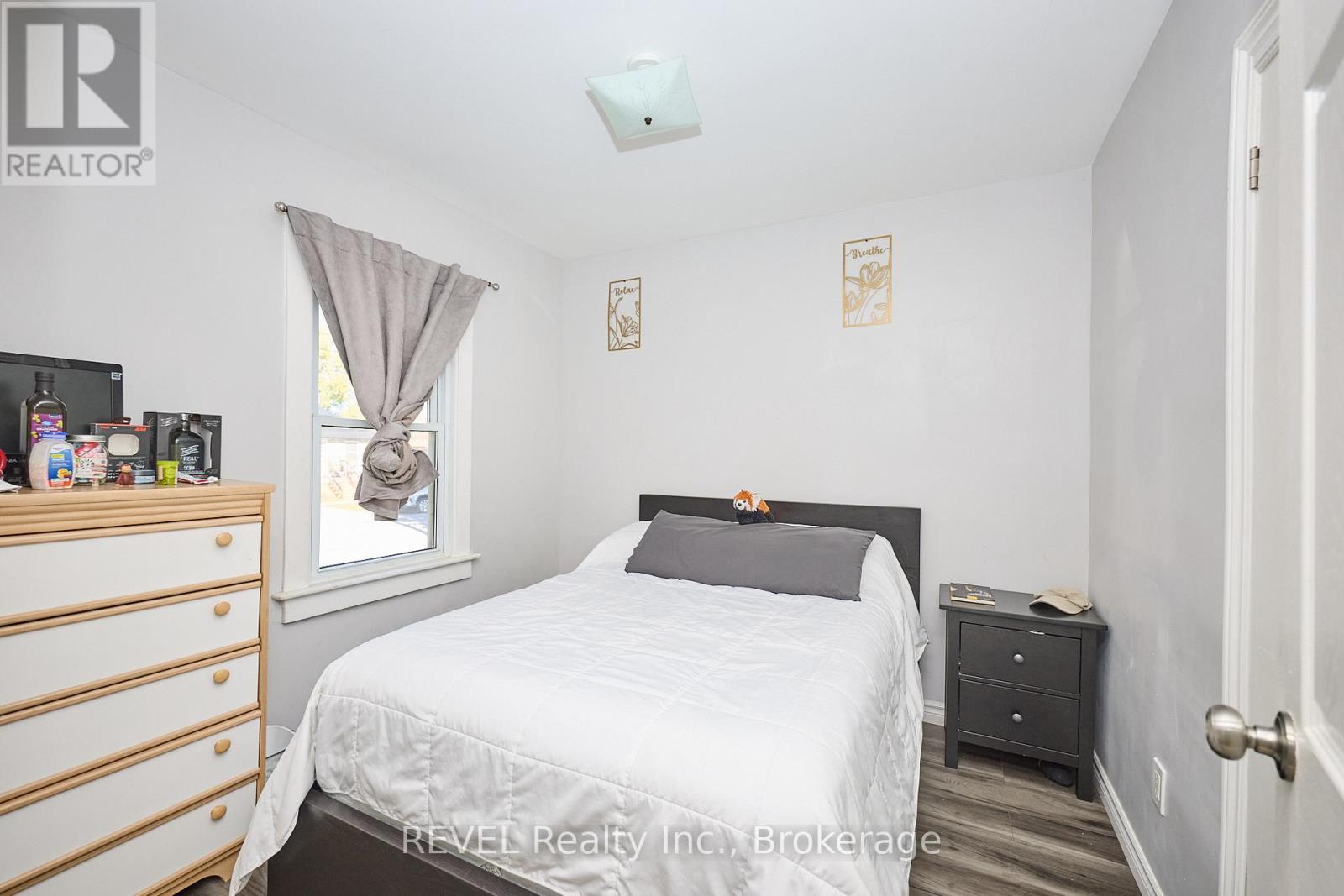 49 Cohoe Street, Welland, Ontario  L3B 3V2 - Photo 12 - X12467580