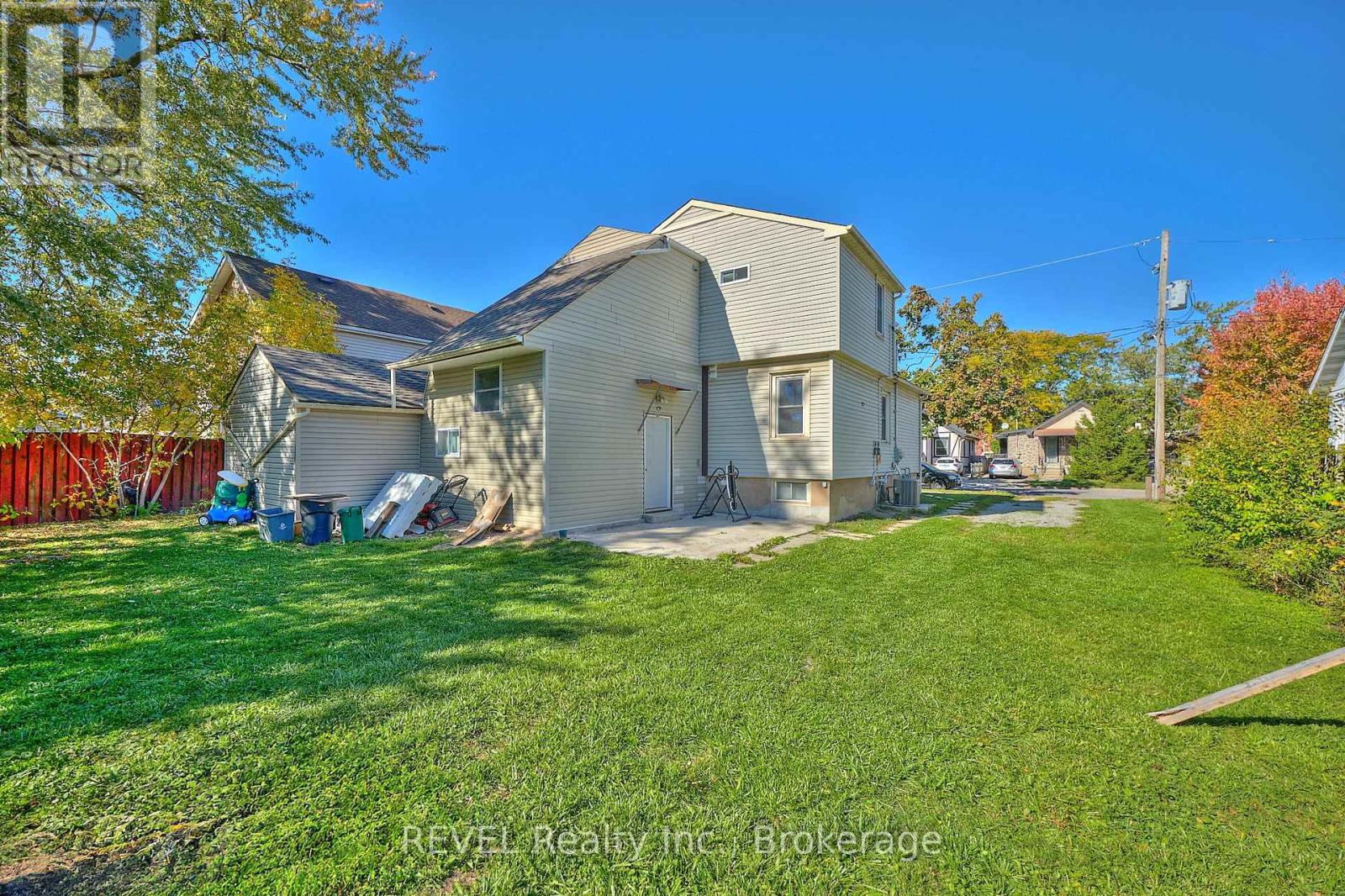 49 Cohoe Street, Welland, Ontario  L3B 3V2 - Photo 15 - X12467580