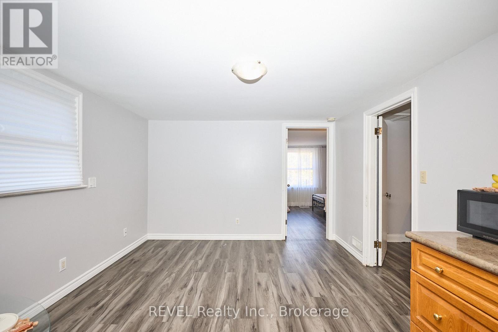 49 Cohoe Street, Welland, Ontario  L3B 3V2 - Photo 17 - X12467580