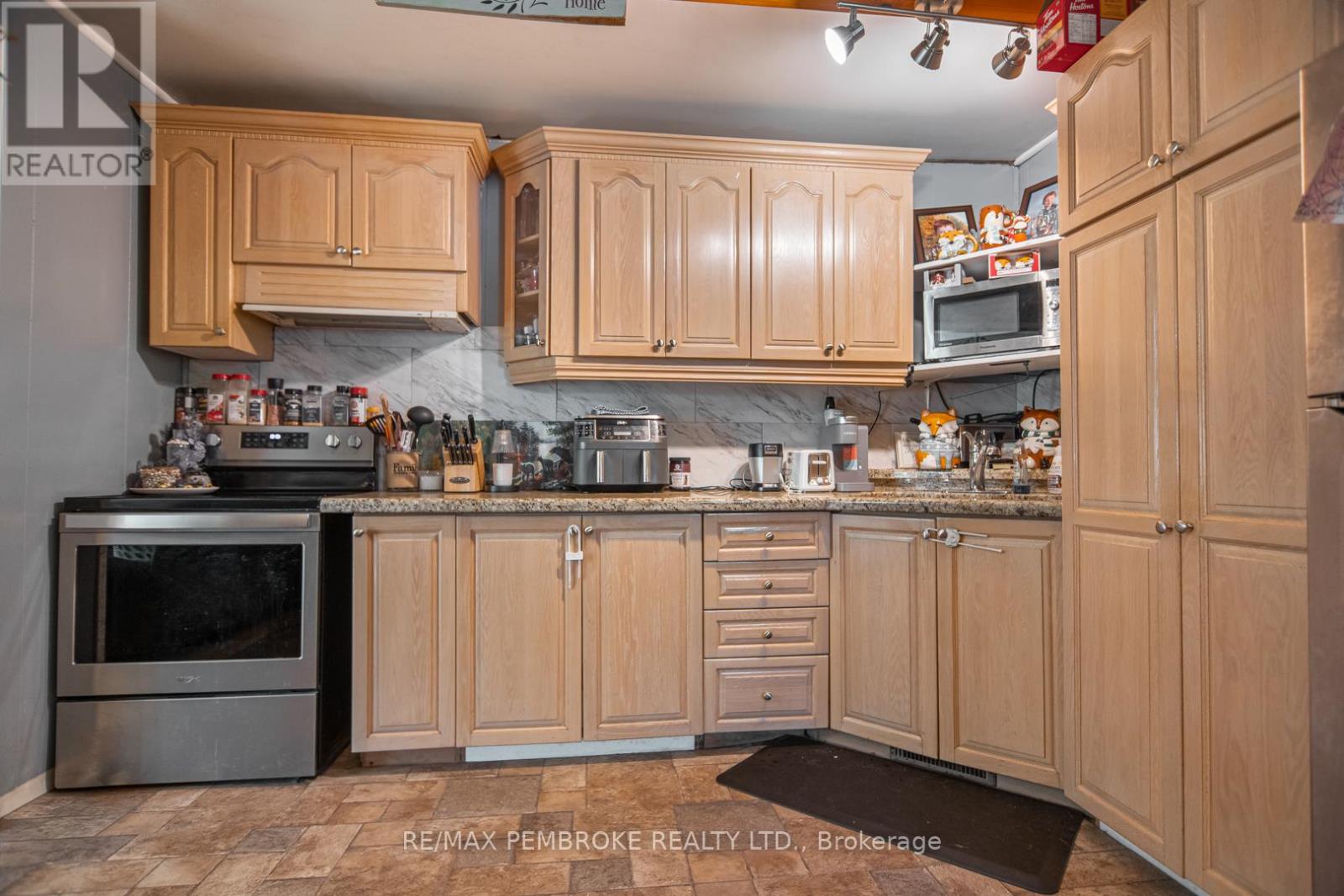 1822 Ruby Road, Bonnechere Valley, Ontario  K0J 2A0 - Photo 9 - X12467572