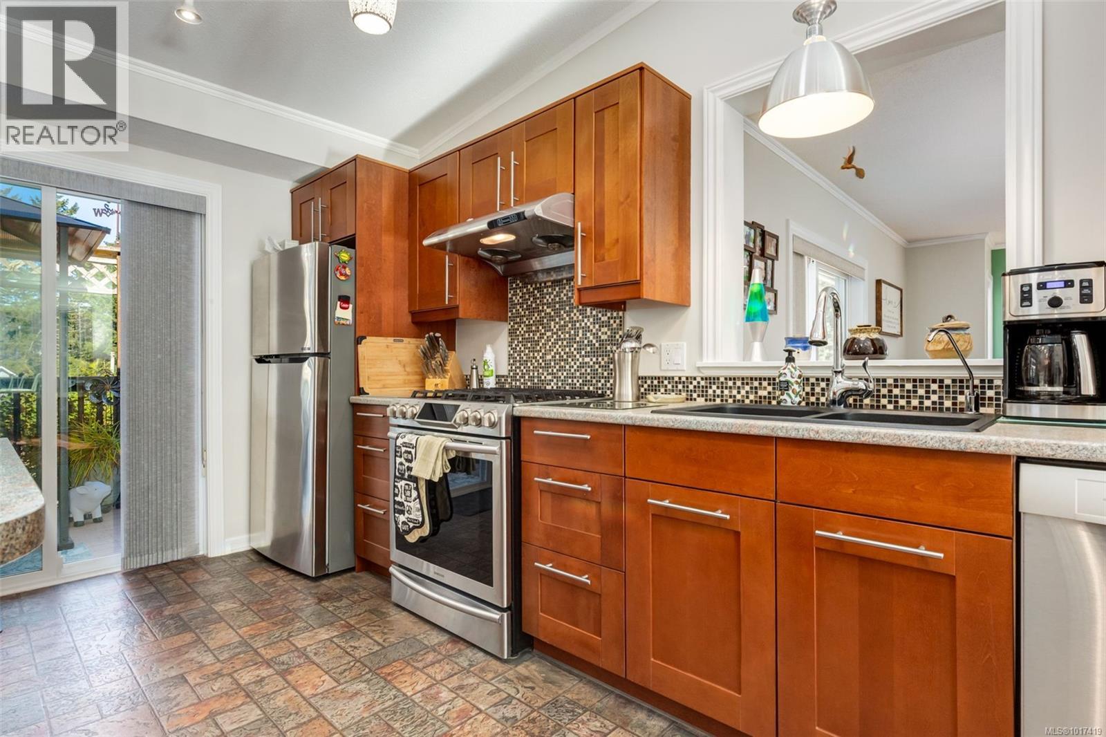 3740 Elworthy Pl, Nanaimo, British Columbia  V9T 5W3 - Photo 8 - 1017419