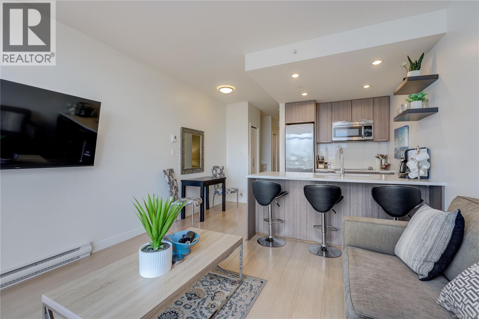 910 728 Yates St, Victoria, British Columbia V8W 0C8 - Photo 4 - 1015620