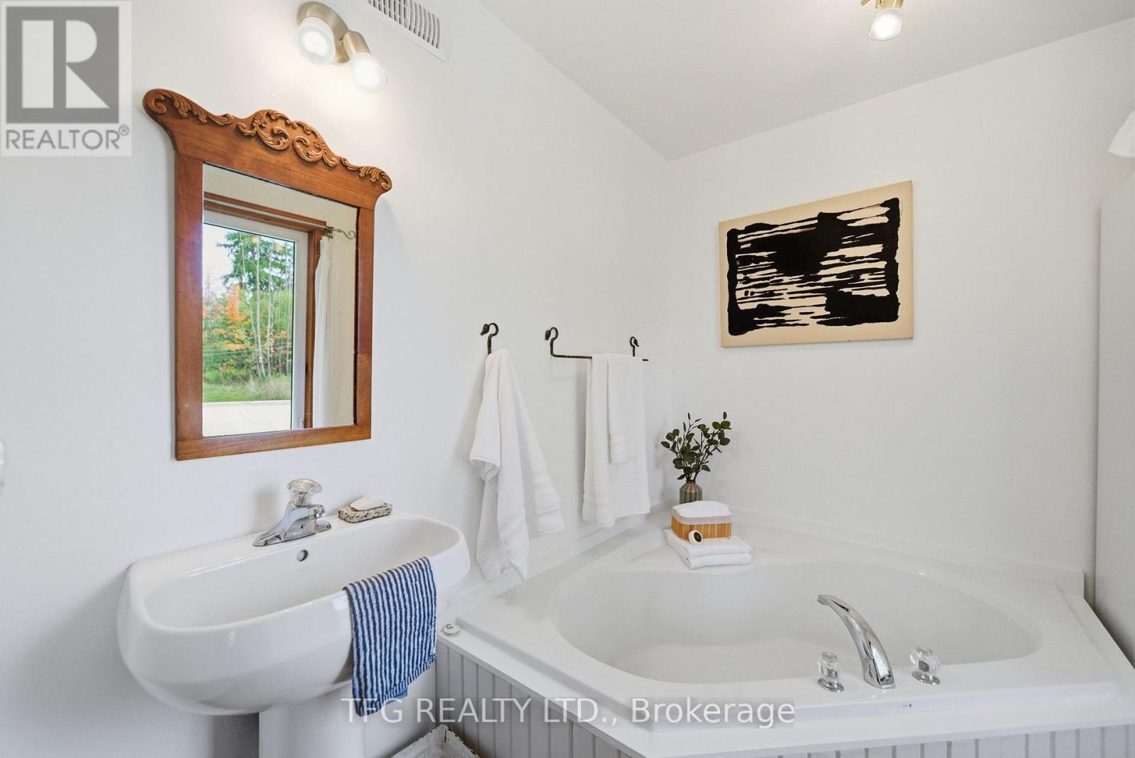 996 Third Line, Otonabee-South Monaghan, Ontario  K0L 1B0 - Photo 23 - X12467203