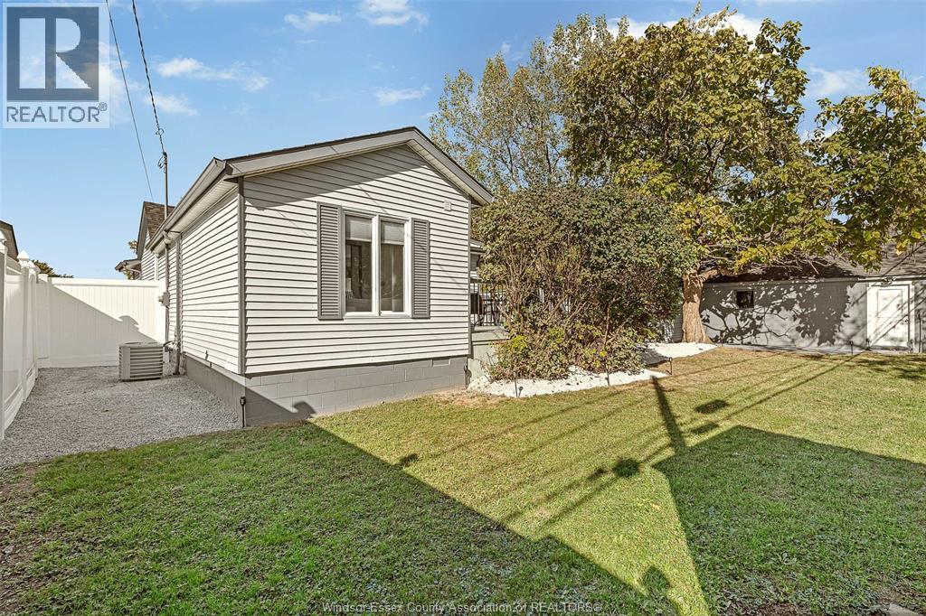 649 Edinborough Street, Windsor, Ontario  N8X 3C8 - Photo 37 - 25026363