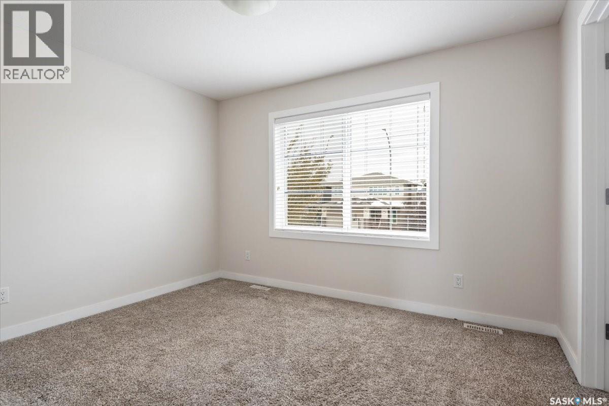 4562 James Hill Road, Regina, Saskatchewan  S4W 0K8 - Photo 10 - SK021053