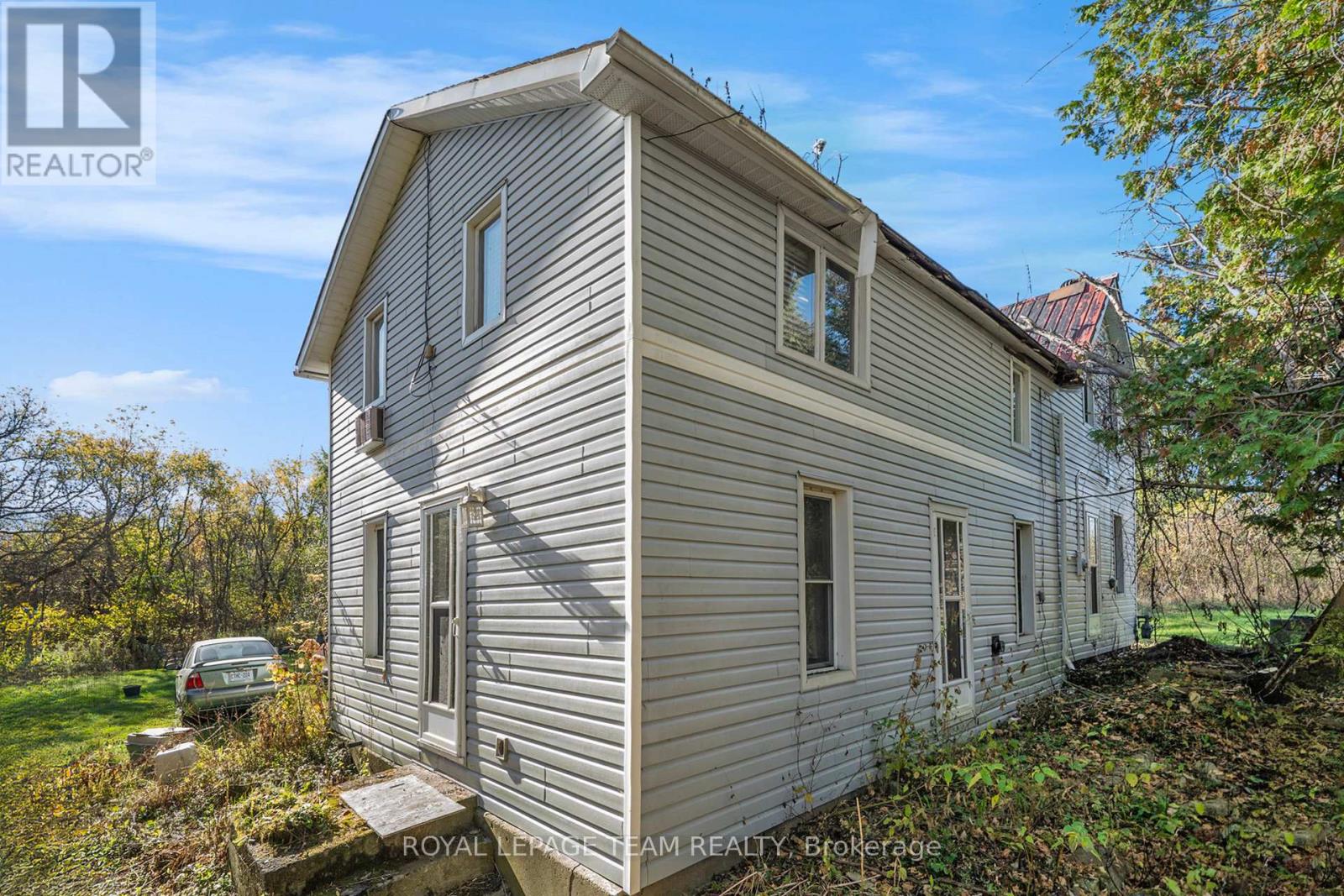 9066 Victoria Street E, Ottawa, Ontario  K0A 1V0 - Photo 4 - X12463016