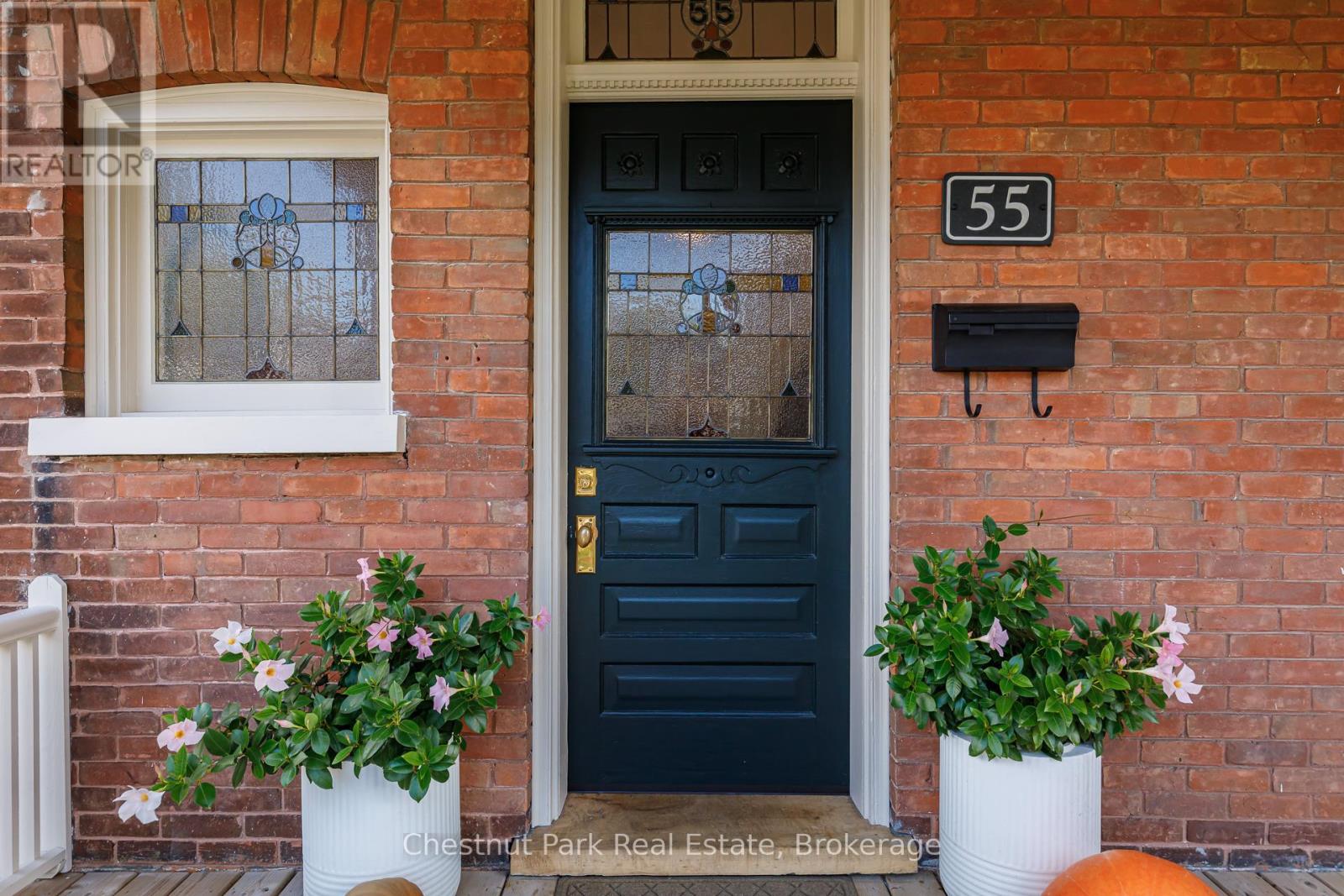 55 Robinson Street, Collingwood, Ontario  L9Y 3L8 - Photo 2 - S12467699