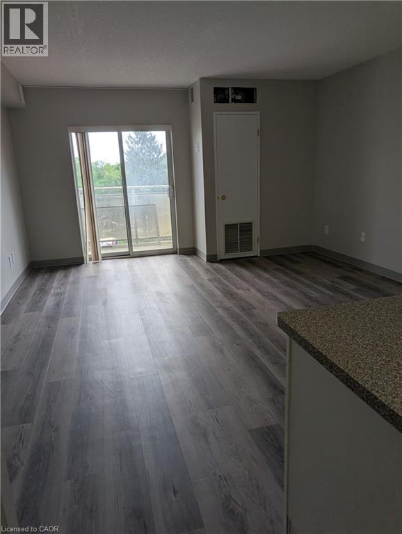 736 Old Albert Street Unit# 706, Waterloo, Ontario  N2L 6R4 - Photo 4 - 40775722