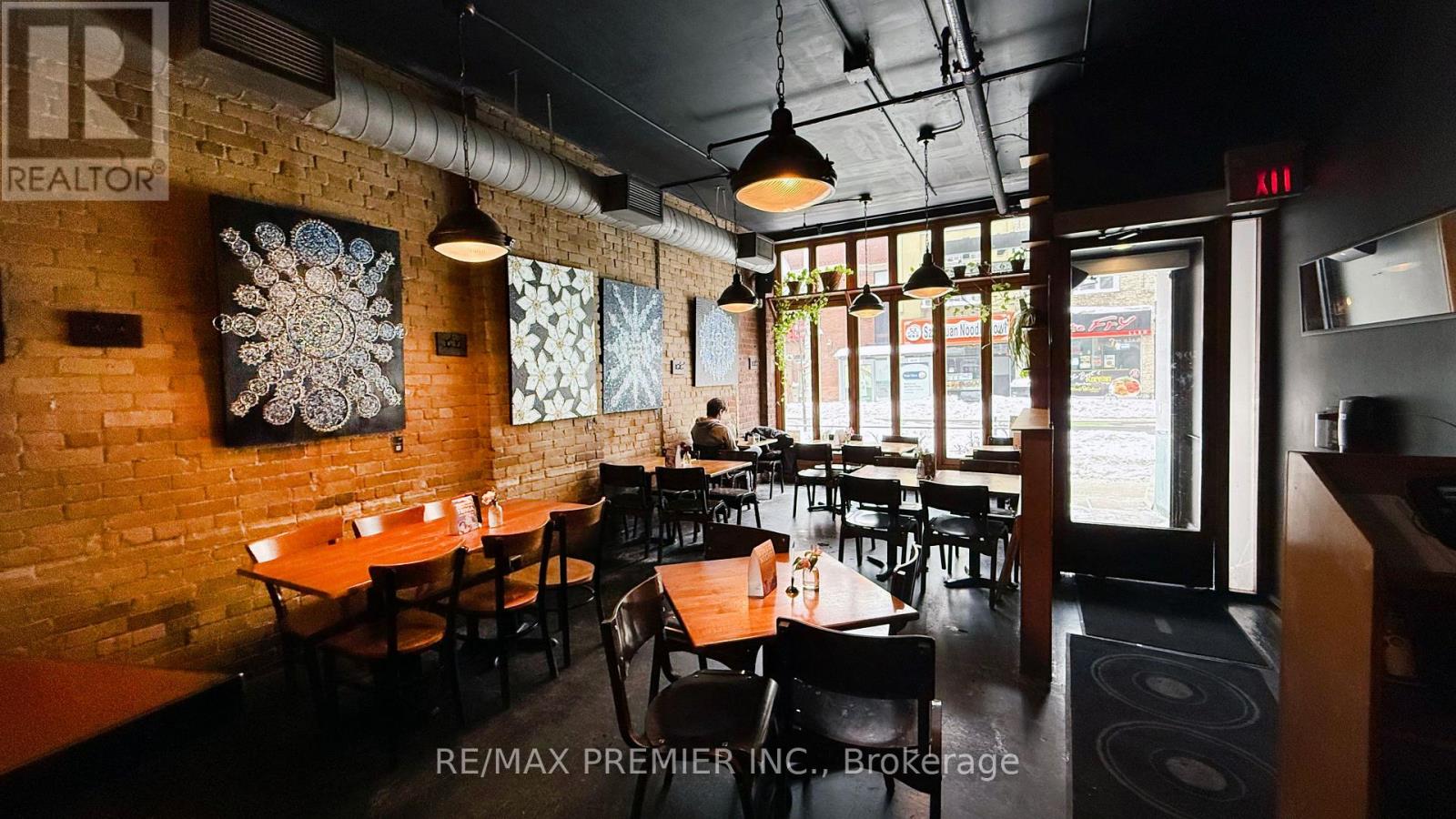 563 Bloor Street W, Toronto, Ontario  M5S 1Y6 - Photo 4 - C12467579