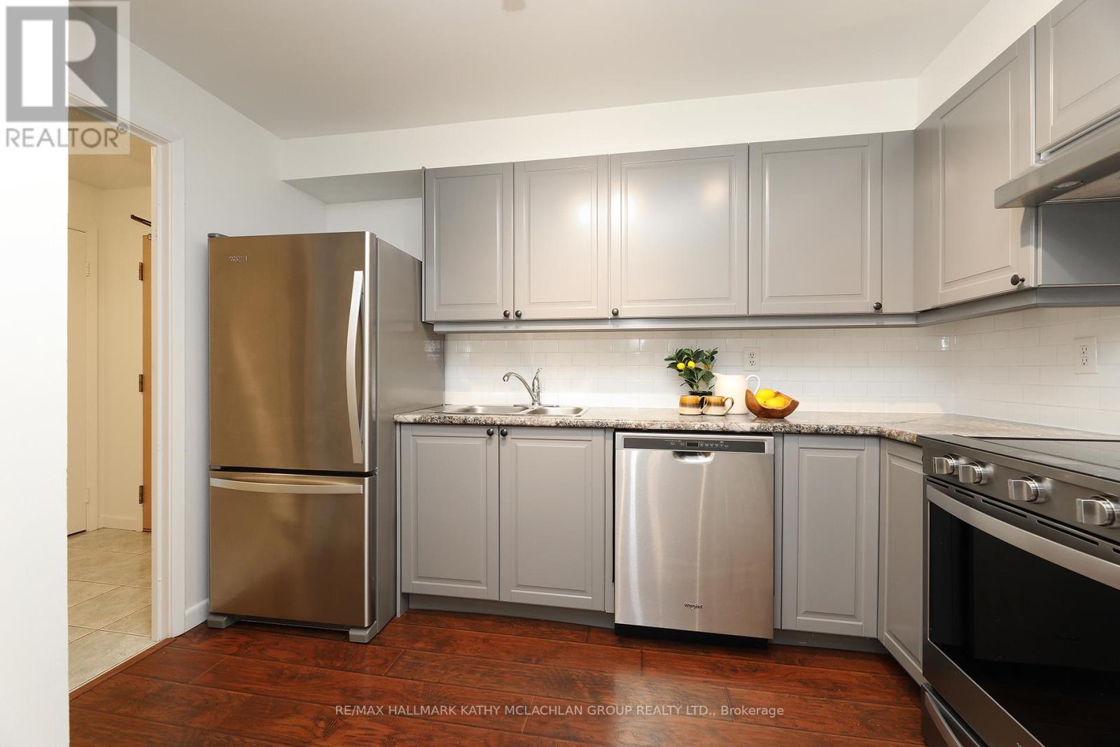 421 - 955 Millwood Road, Toronto, Ontario  M4G 4E3 - Photo 10 - C12467605