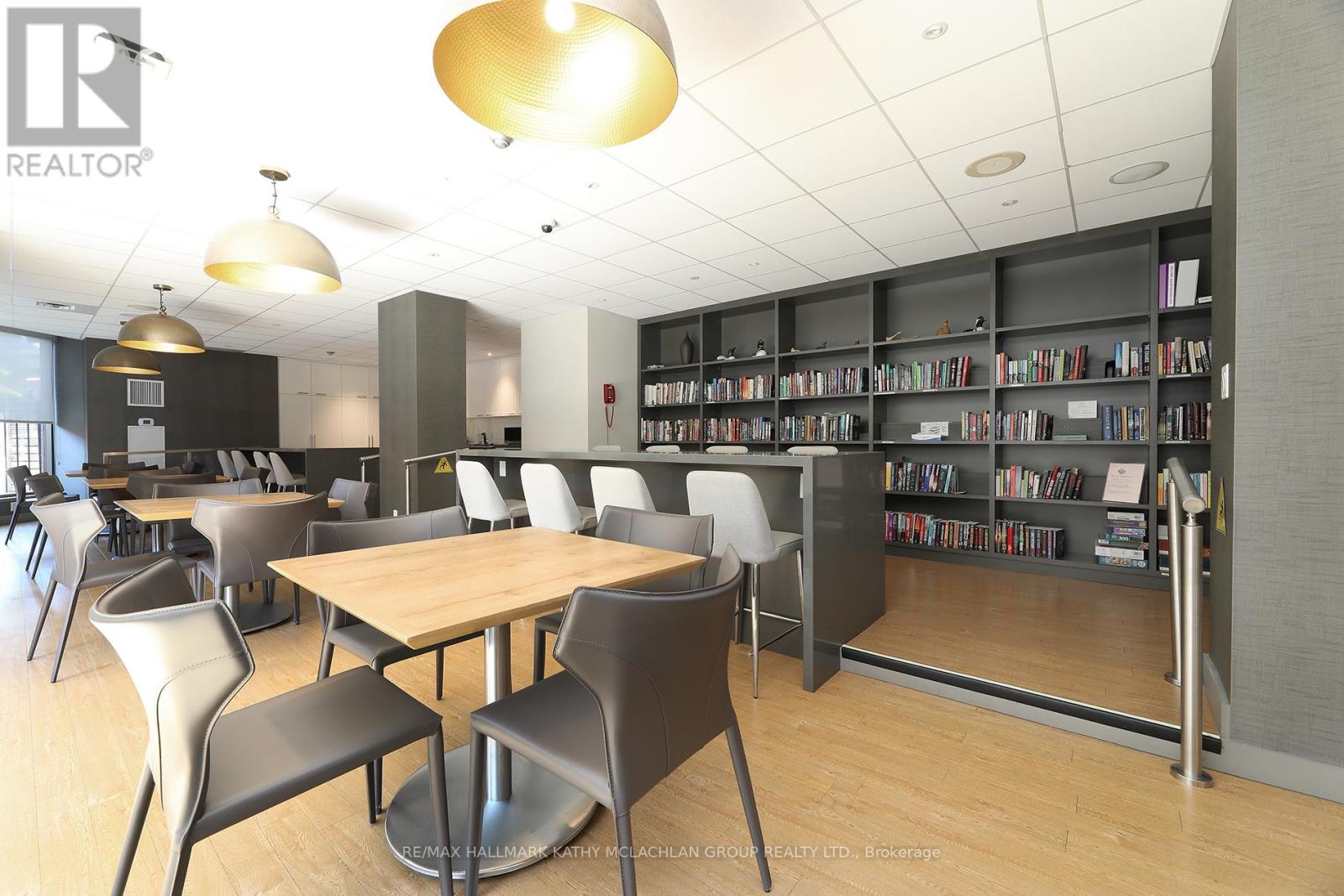 421 - 955 Millwood Road, Toronto, Ontario  M4G 4E3 - Photo 6 - C12467605