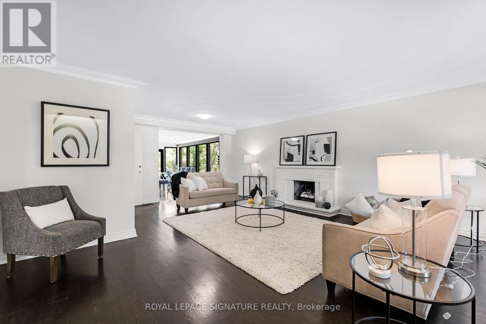 24 Ealing Drive, Toronto, Ontario  M2L 2R5 - Photo 3 - C12467629