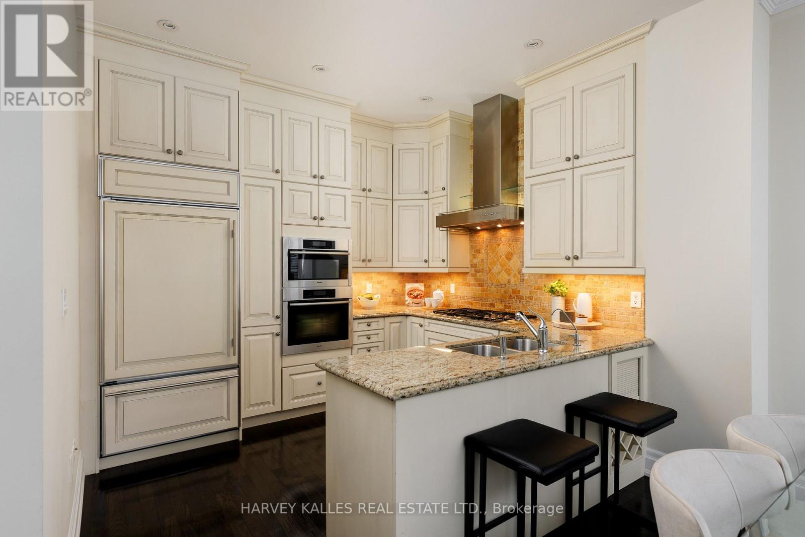 304 - 51 York Mills Road, Toronto, Ontario  M2P 1B6 - Photo 7 - C12467633
