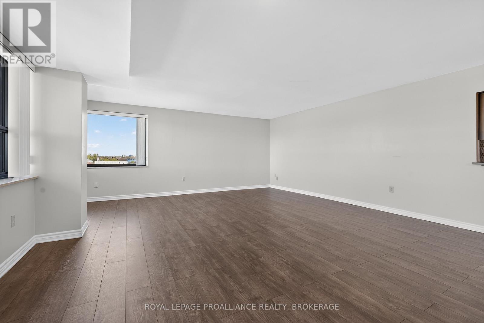 701 - 165 Ontario Street, Kingston, Ontario  K7L 2Y6 - Photo 4 - X12467683