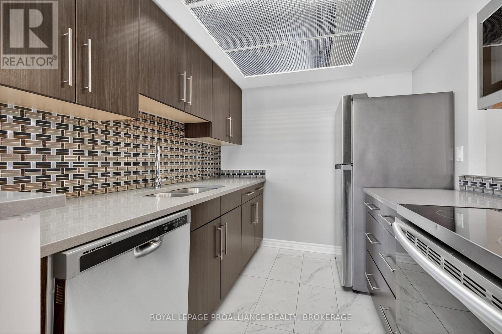 701 - 165 Ontario Street, Kingston, Ontario  K7L 2Y6 - Photo 8 - X12467683