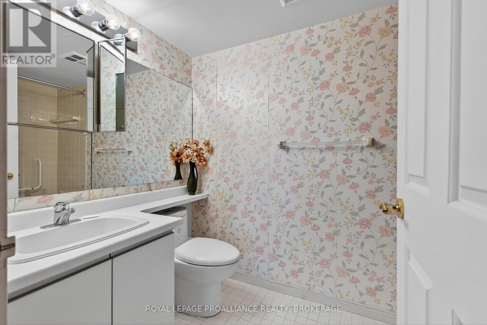 1006 - 257 Bath Road, Kingston, Ontario  K7M 7T3 - Photo 14 - X12467685