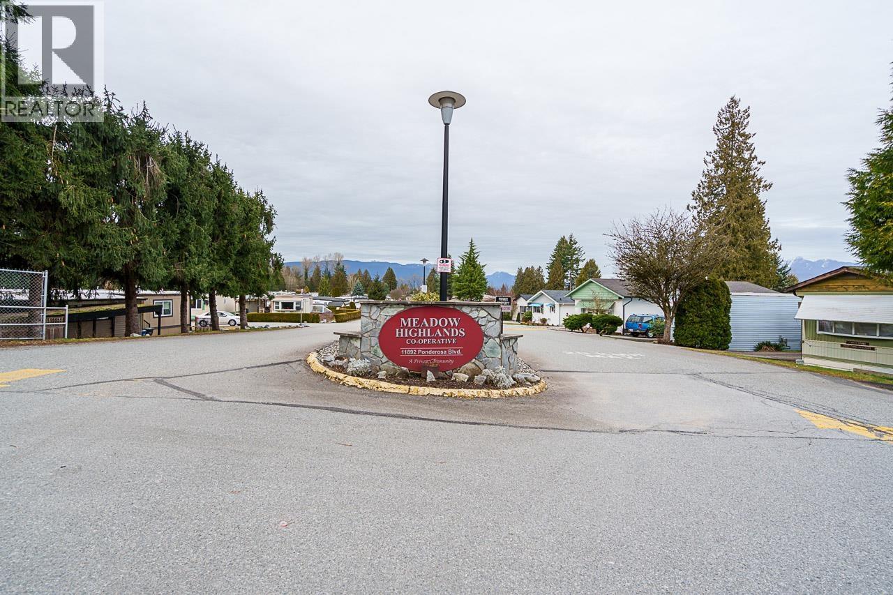 90 19644 Planetree Lane, Pitt Meadows, British Columbia  V3Y 1Z3 - Photo 2 - R3031766