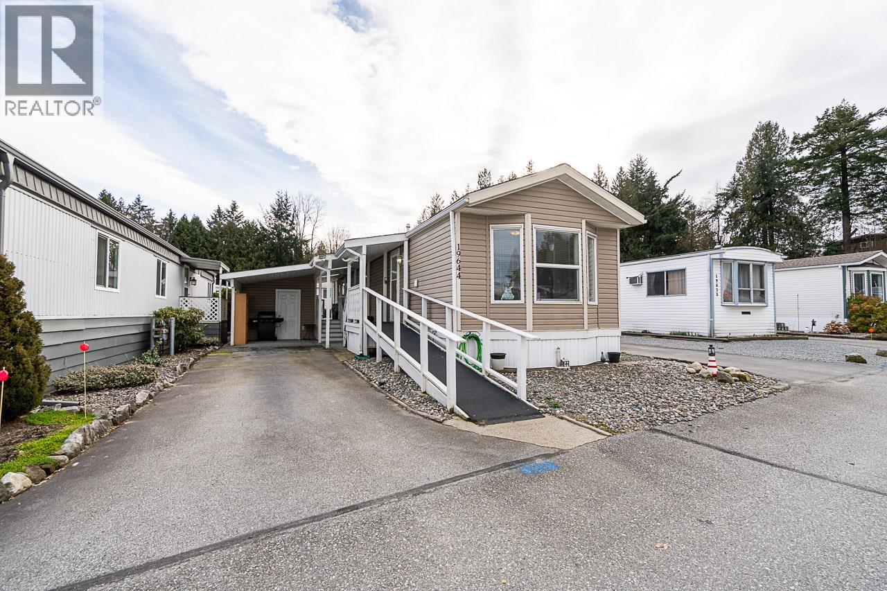 90 19644 PLANETREE LANE, Pitt Meadows, British Columbia