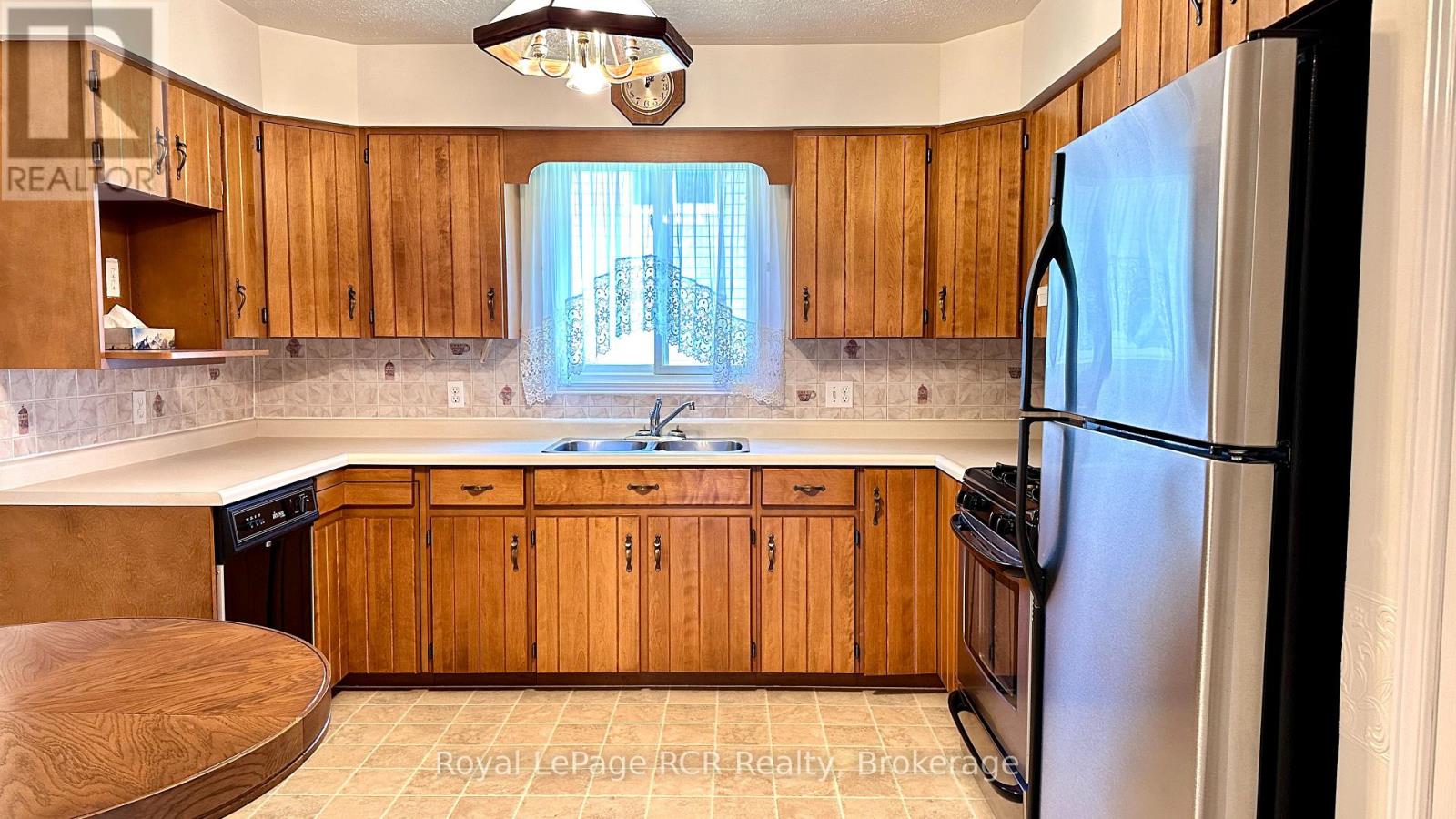 218 4th Street Crescent, Hanover, Ontario  N4N 3S2 - Photo 15 - X12467712
