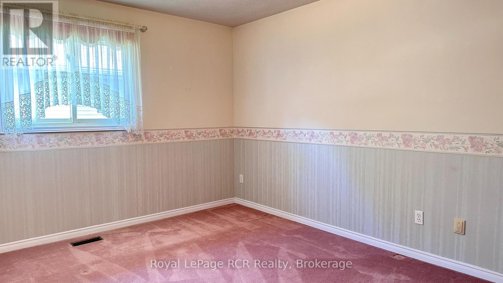 218 4th Street Crescent, Hanover, Ontario  N4N 3S2 - Photo 20 - X12467712