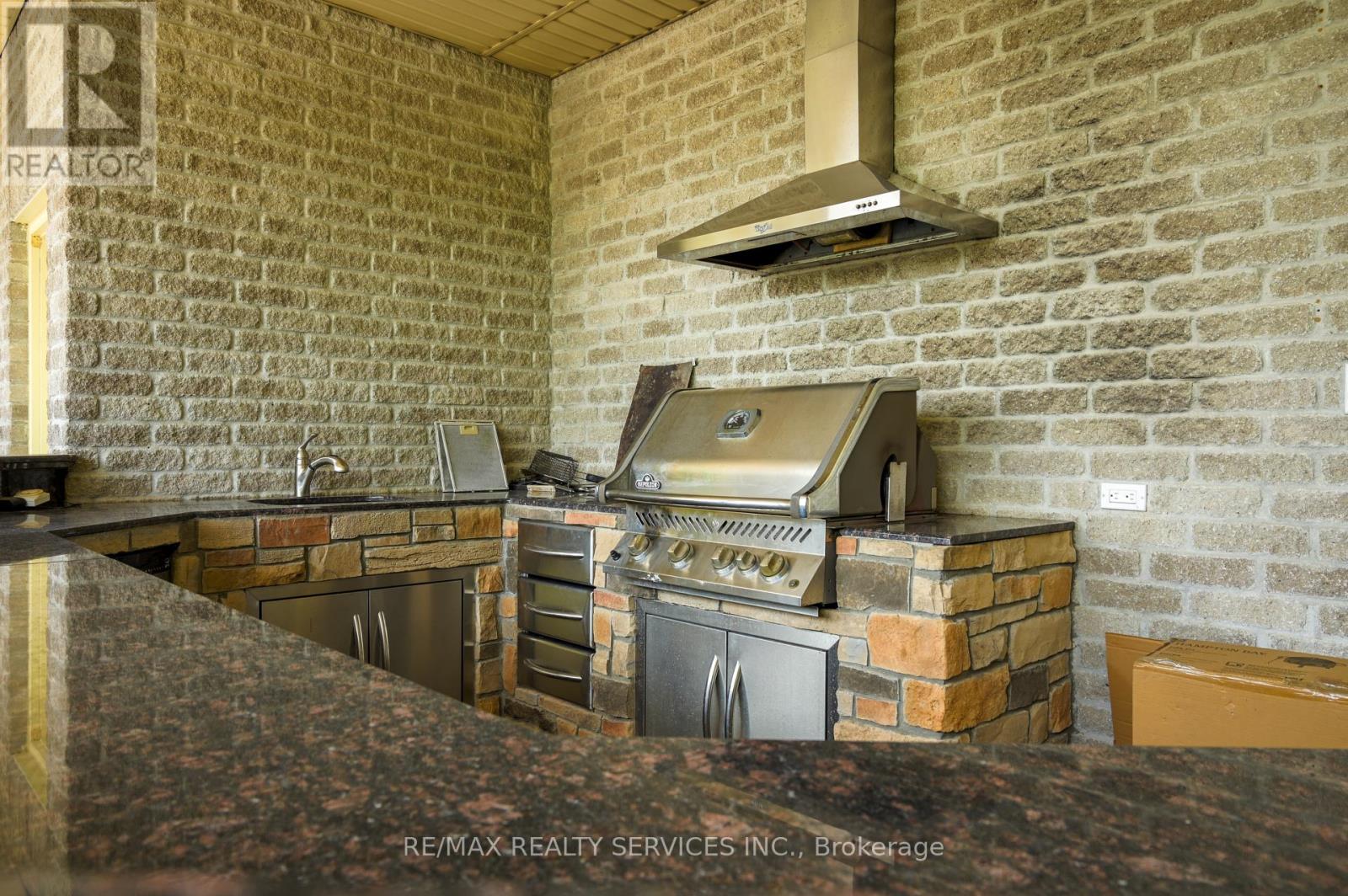 214 & 218 Maple Avenue S, Brant, Ontario  N0E 1A0 - Photo 44 - X12441998