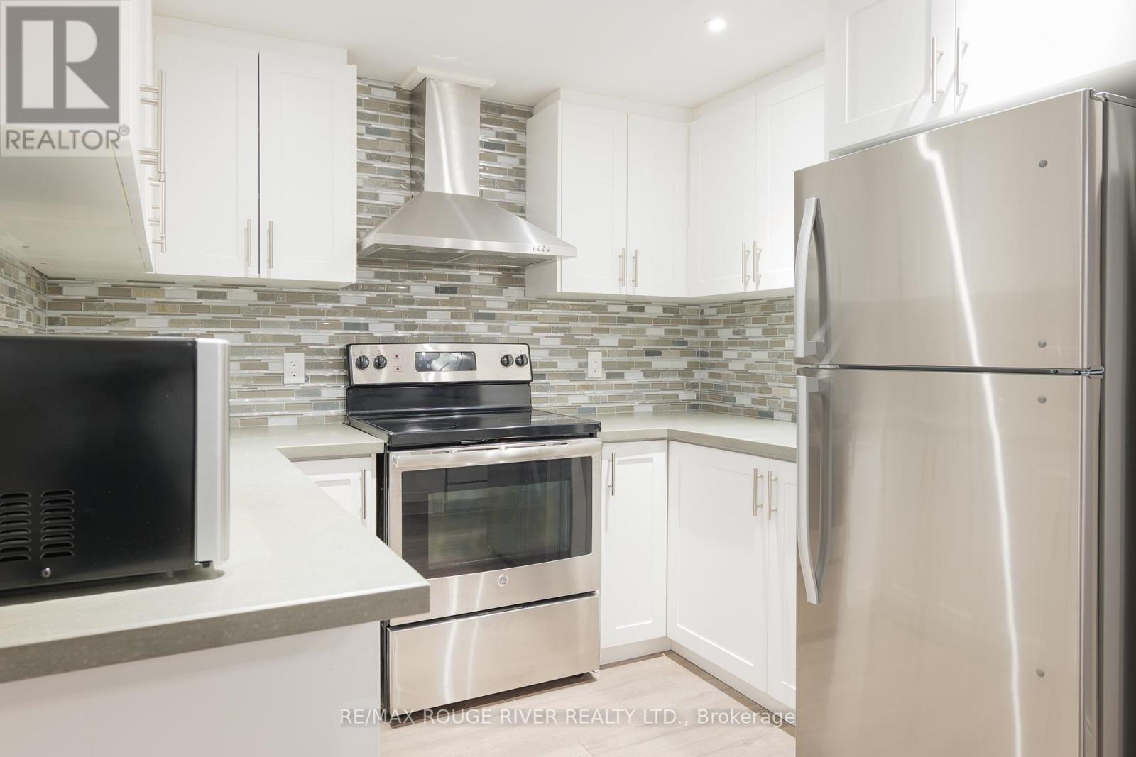 478 Summerpark Crescent, Pickering, Ontario  L1V 7A8 - Photo 2 - E12467570