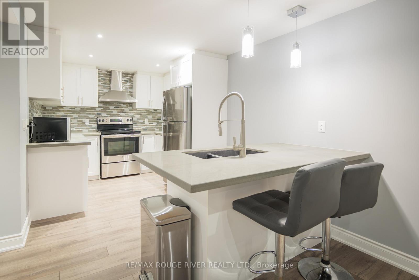 478 Summerpark Crescent, Pickering, Ontario  L1V 7A8 - Photo 4 - E12467570