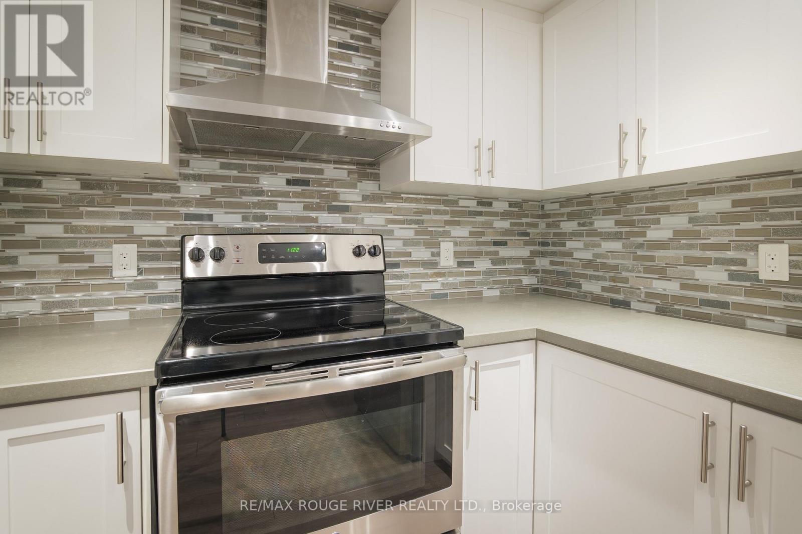 478 Summerpark Crescent, Pickering, Ontario  L1V 7A8 - Photo 5 - E12467570