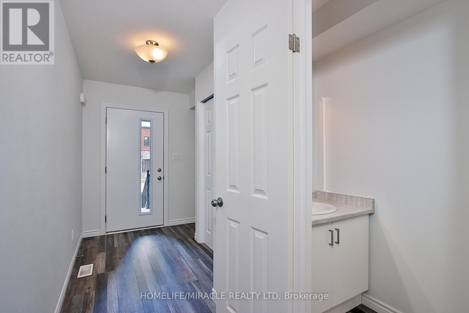 346 Bradshaw Drive, Stratford, Ontario  N4Z 0A1 - Photo 4 - X12467224