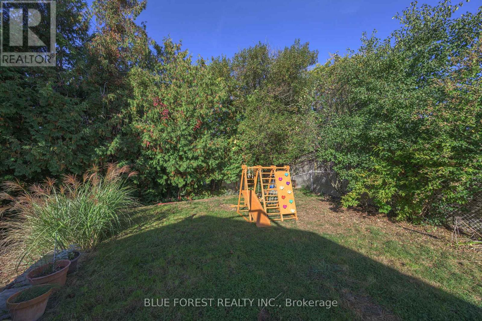 162 Olympic Crescent, London North, Ontario  N6G 3P7 - Photo 20 - X12467660