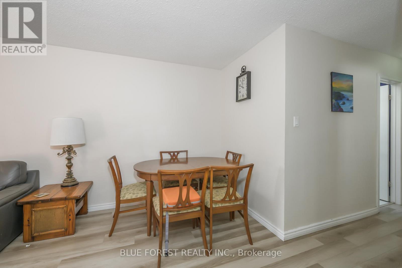 162 Olympic Crescent, London North, Ontario  N6G 3P7 - Photo 4 - X12467660