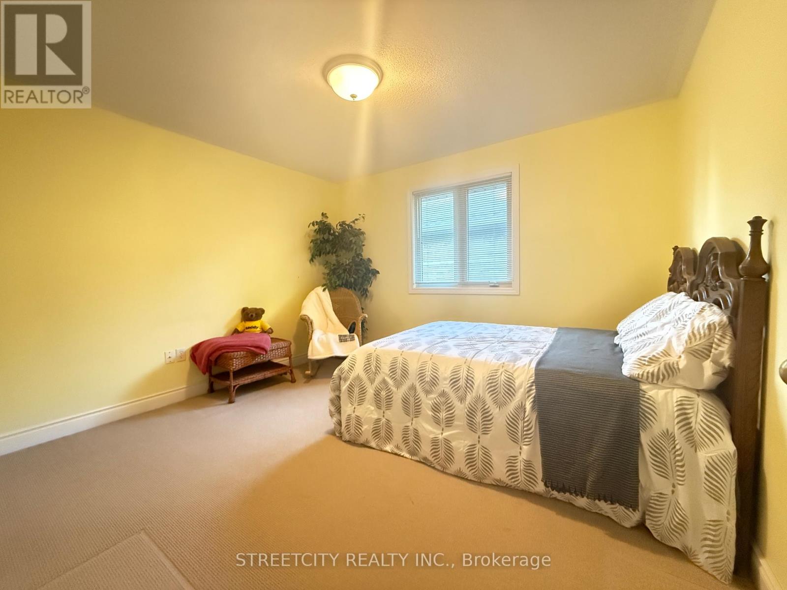 126 Stathis Boulevard, Sarnia, Ontario  N7S 5T5 - Photo 11 - X12467682