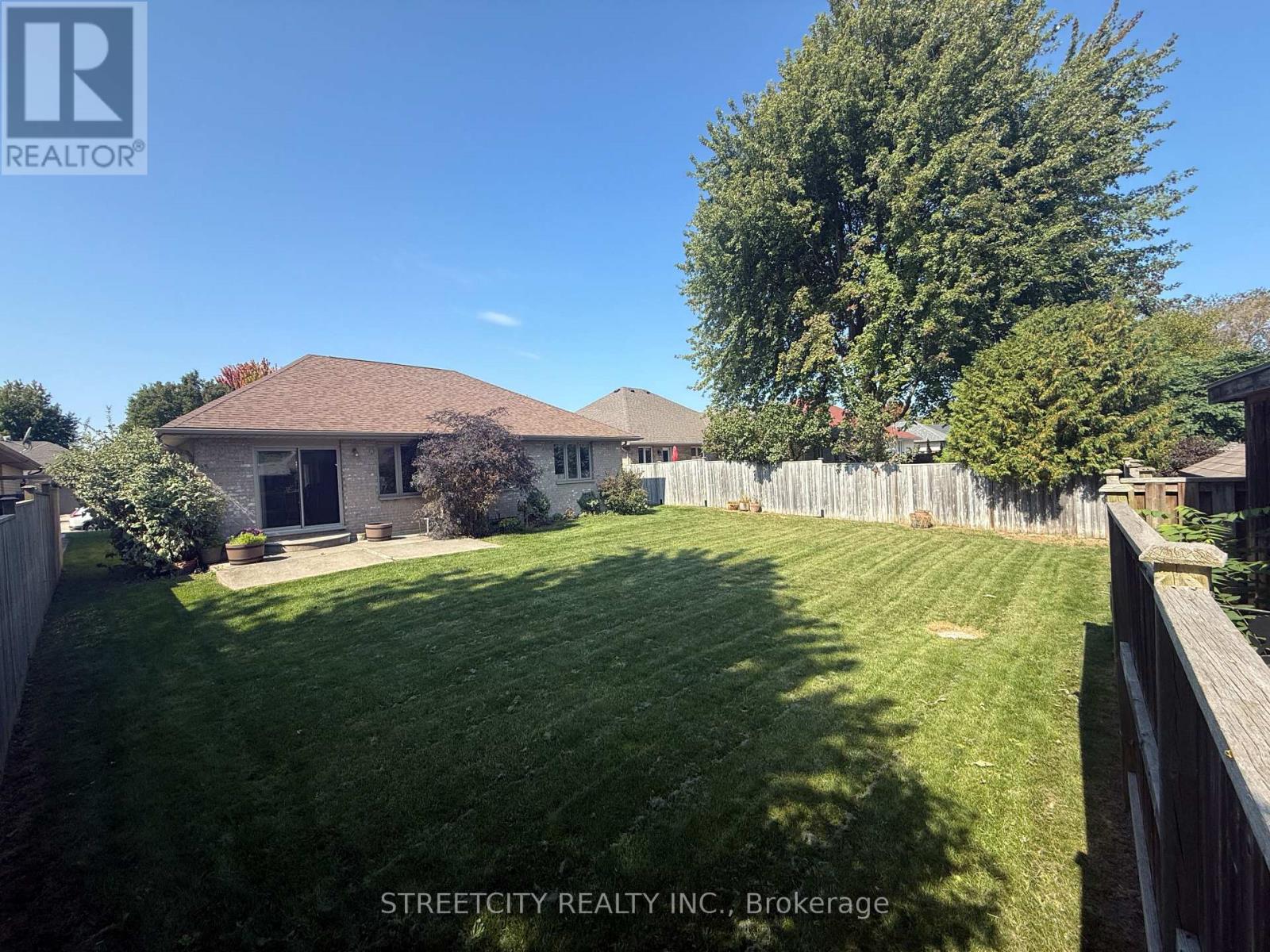 126 Stathis Boulevard, Sarnia, Ontario  N7S 5T5 - Photo 18 - X12467682