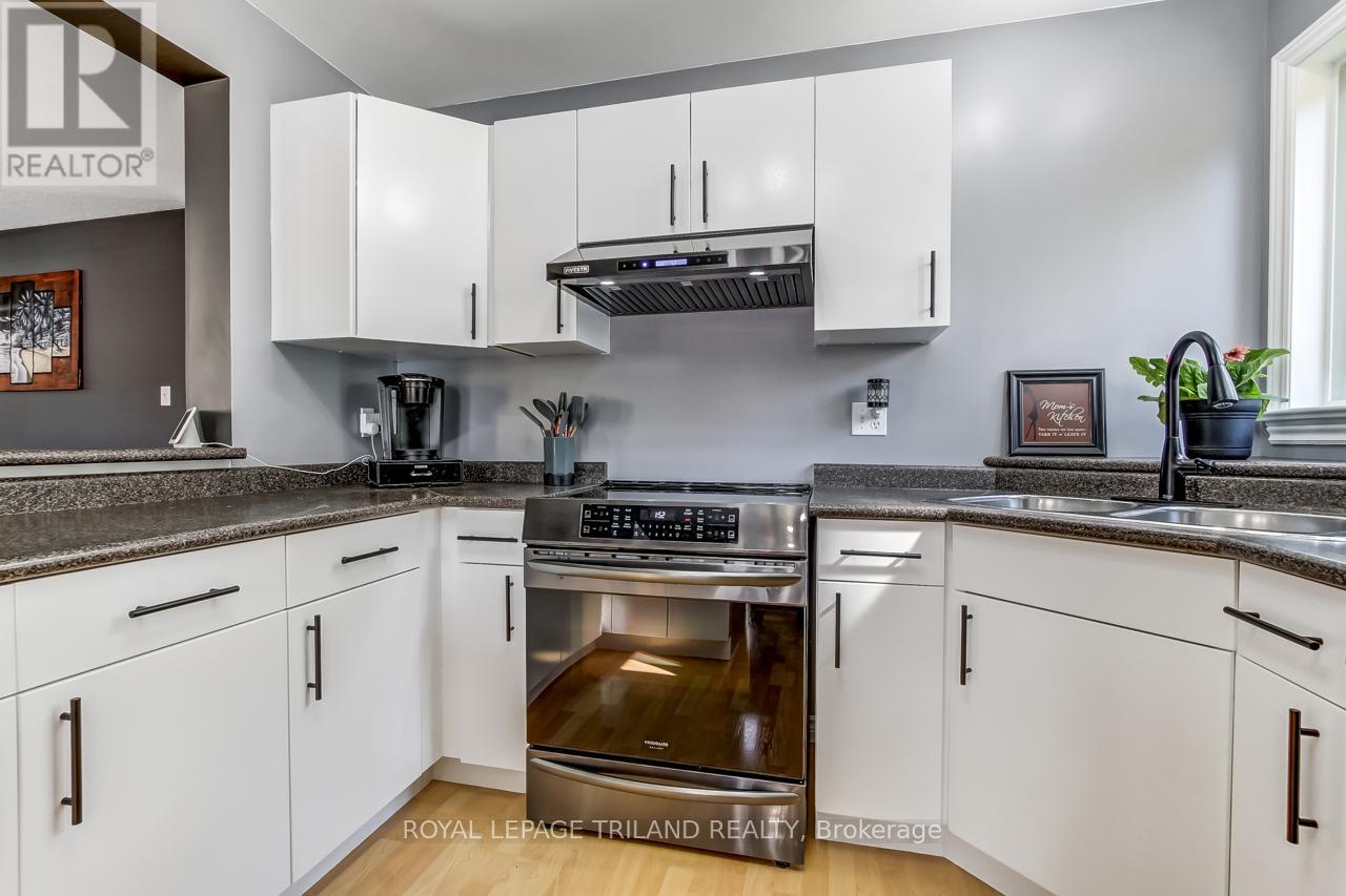 6696 Beattie Street, London South, Ontario  N6P 1T6 - Photo 18 - X12467778