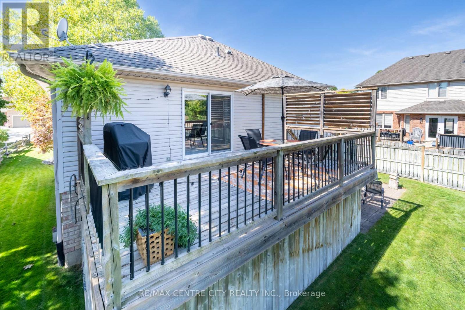 495 Riverview Drive, Strathroy-Caradoc, Ontario  N7G 4B3 - Photo 29 - X12467791