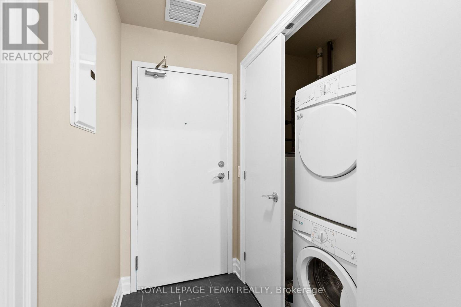 407 - 245 Kent Street, Ottawa, Ontario  K2P 0A5 - Photo 10 - X12467700