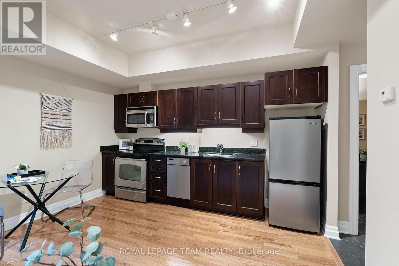 407 - 245 Kent Street, Ottawa, Ontario  K2P 0A5 - Photo 17 - X12467700