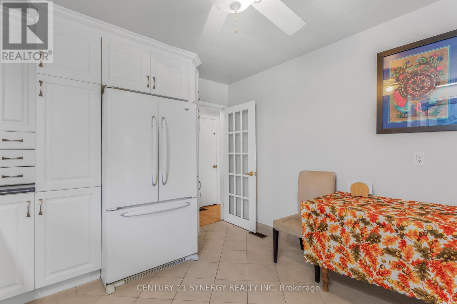 1174 Greyrock Crescent, Ottawa, Ontario  K2C 2A4 - Photo 10 - X12467811
