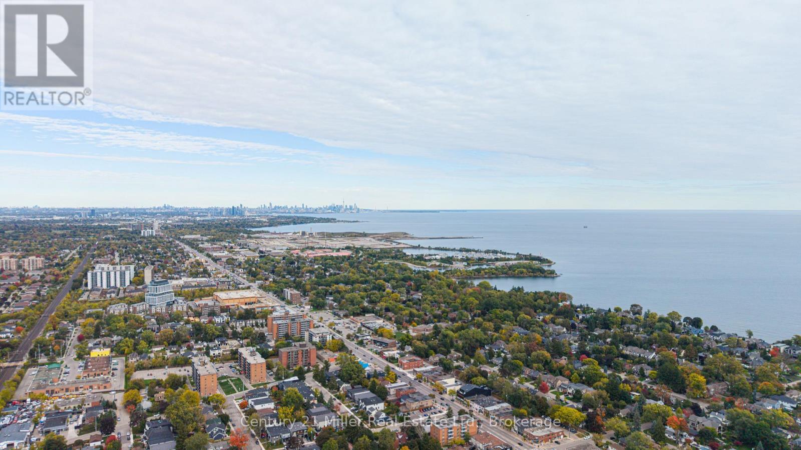 46 Woodlawn Avenue, Mississauga, Ontario  L5G 3K6 - Photo 19 - W12467684